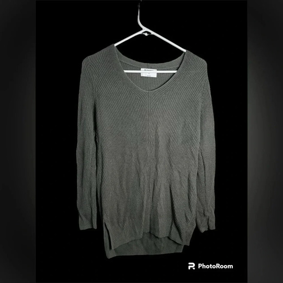Old Navy Basic Army Green Sweater Size medium - Picture 1 of 4